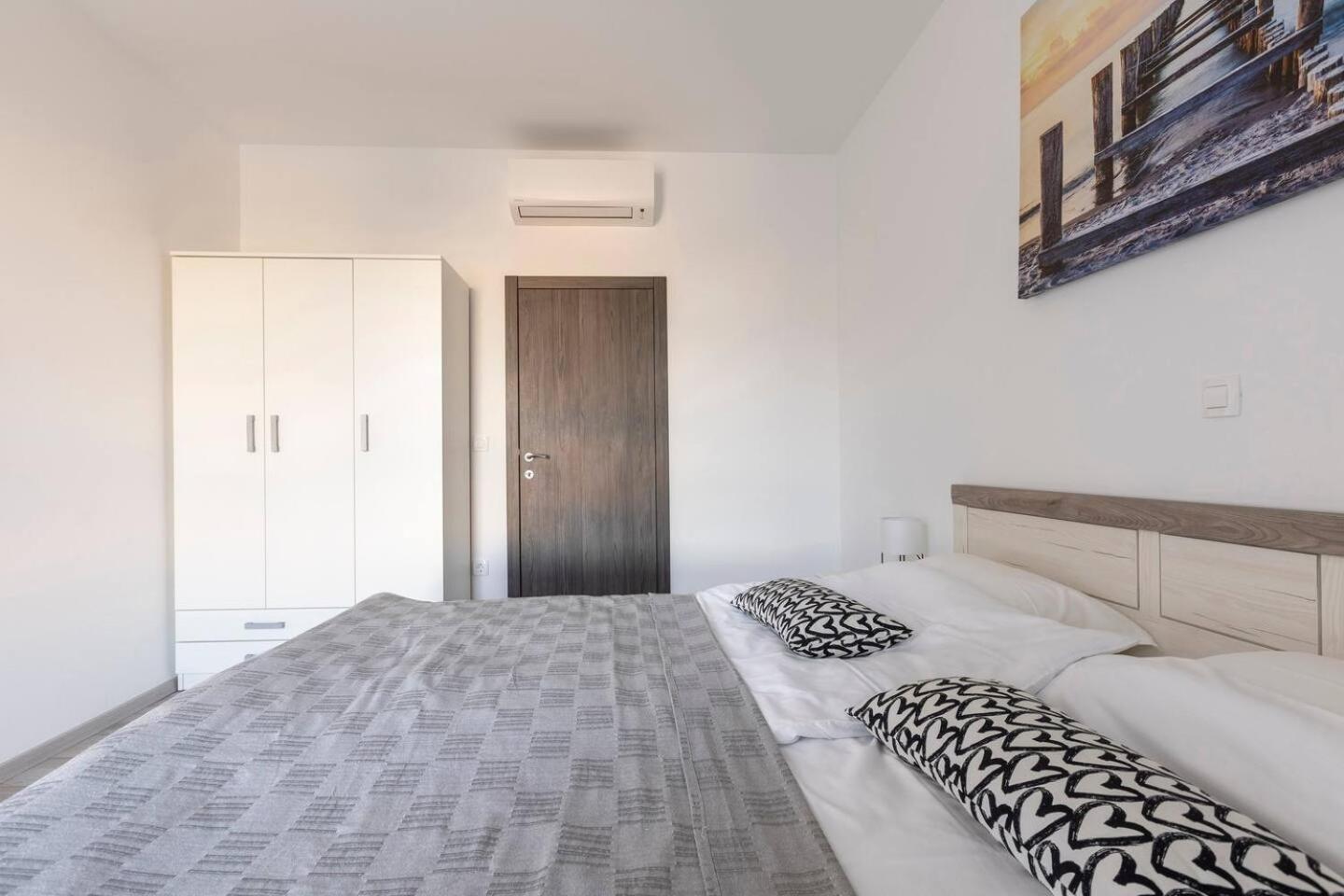 La Terrazza * * * *city Center Lux New Apt+parking Appartamento Pola